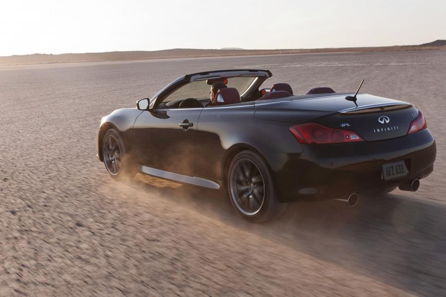  Infiniti G37 IPL Convertible 2013 года  (фото 28 из 37)